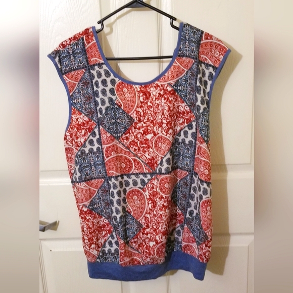 Madeline & Monroe Tops - Madeline & Monroe Bandana print top